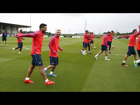 FC Barcelona’s pre-season 2016/17: first training session at St.George’s Park