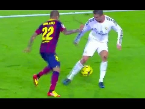 Dani Alves vs Cristiano Ronaldo Skill (Nutmeg) Barcelona 2-1 Real Madrid 2013