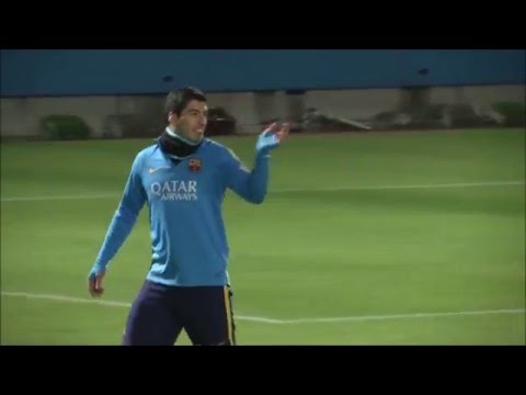 Leo Messi scores ridiculous goal in Barcelona training. Luis Suarez can't believe it