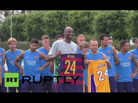 USA: FC Barcelona meet Kobe Bryant, presents him with Barca strip