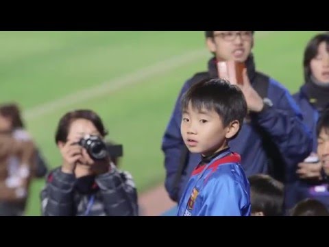 Japanese children singing the Barça anthem in Yokohama